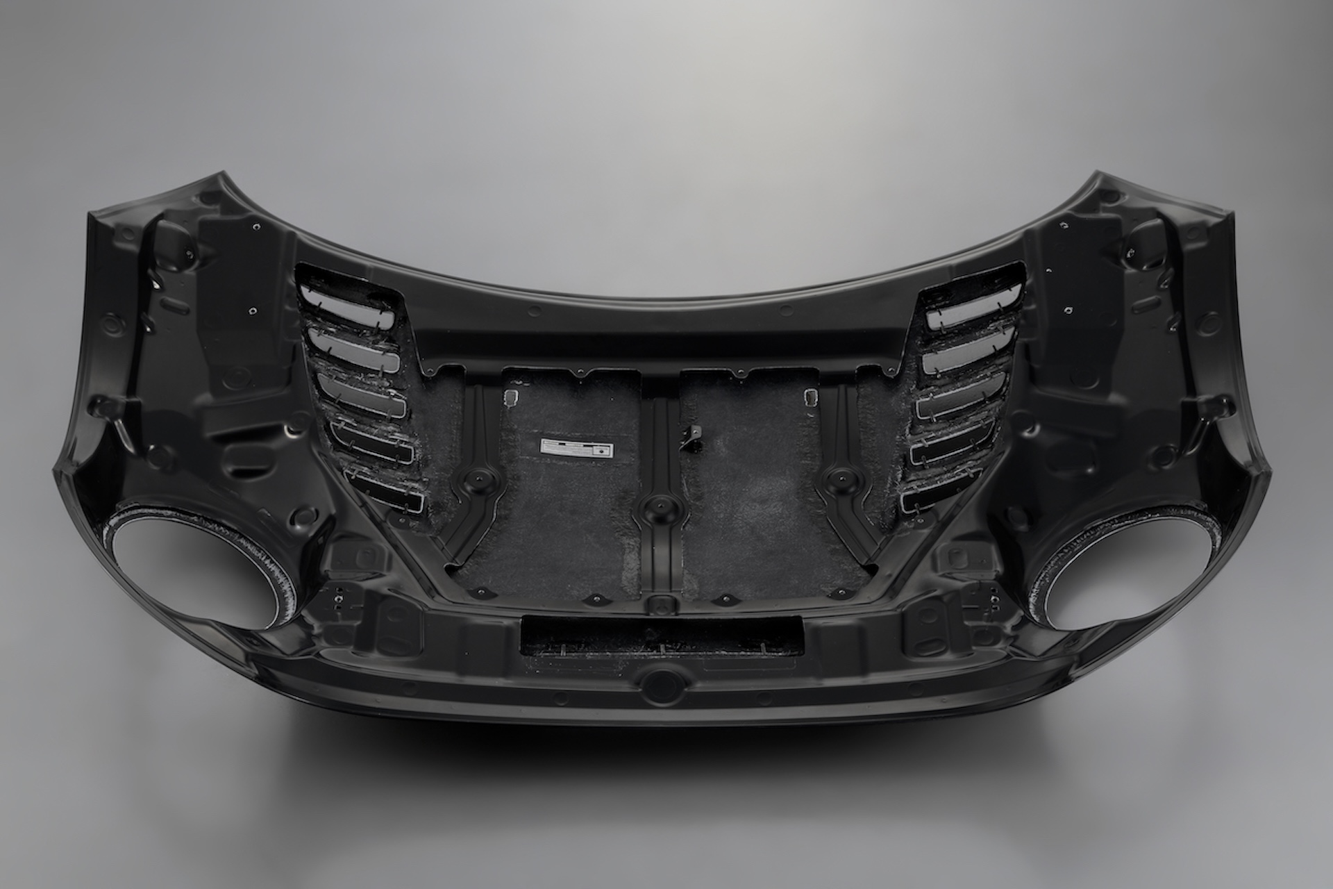 GIOMIC Aero Cooling Bonnet FRP detail