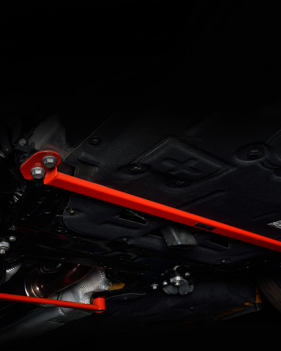 GIOMIC Member Brace installed under MINI